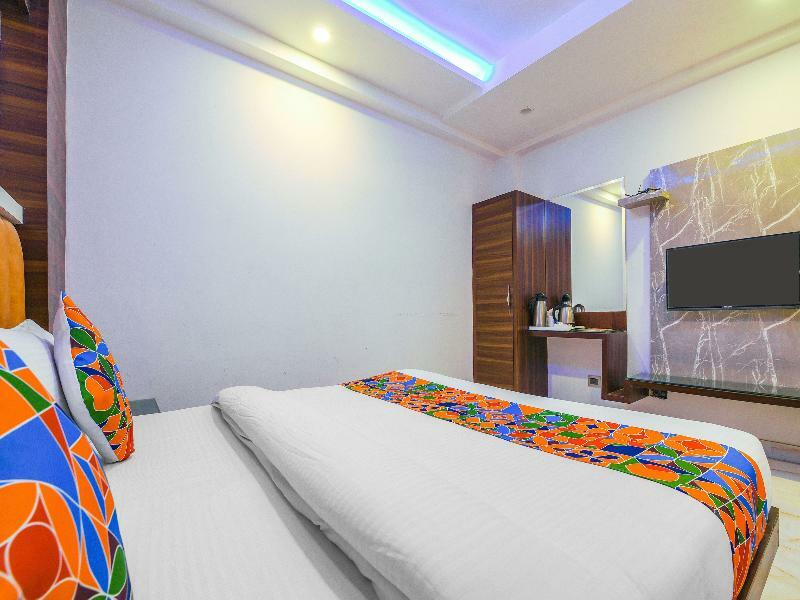 Oyo 15836 Pleasure River Front Resort Tuem Exterior foto